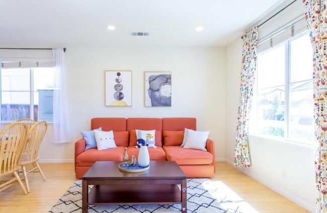 Photo - 1037 Stone St