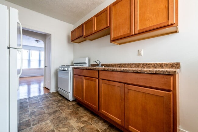 234 E 109th