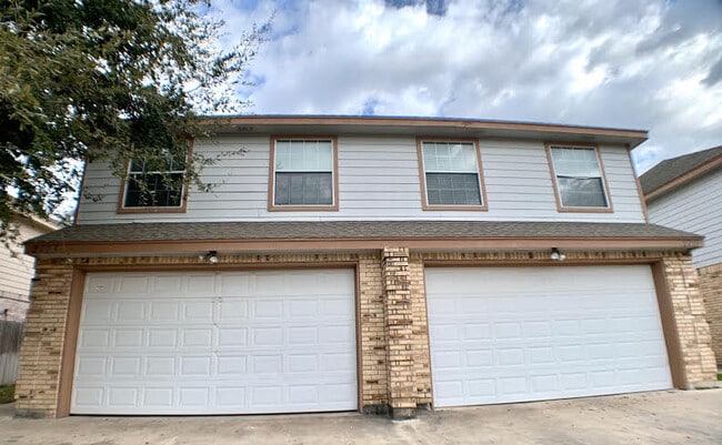 Photo - 2723 Nassau St