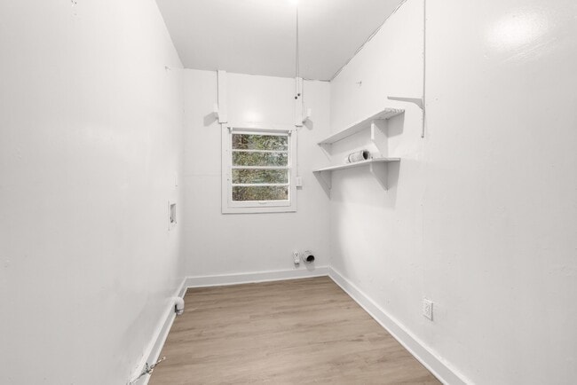 Photo - 221 Lawson Rd
