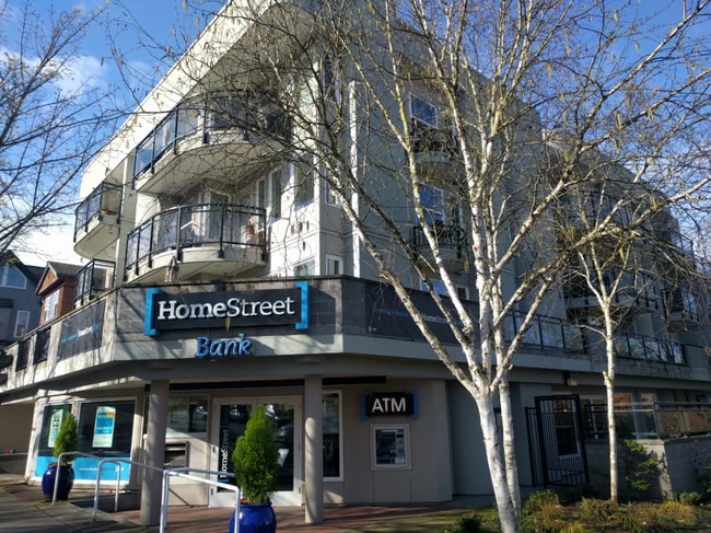 Building Photo - Beautiful 1BDR in the Heart of Upper Queen Anne w/ Huge Private Patio!!! Unit 103