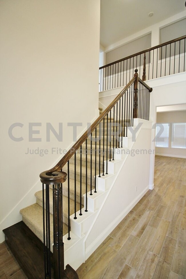 Photo - Stunning, 2-Story 4/2.5/2 Residence in Man...