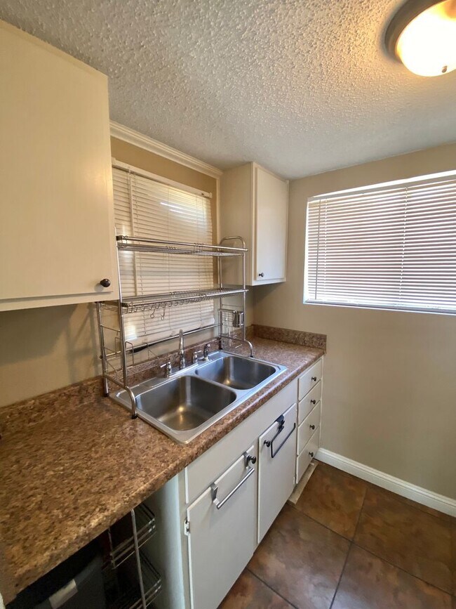 Photo - Cozy One Bedroom in Tech Terrace!