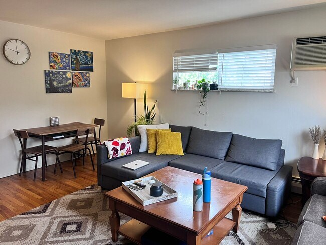 Photo - SPACIOUS 2 BR IN HYDE PARK WITH GARAGE Unit 04