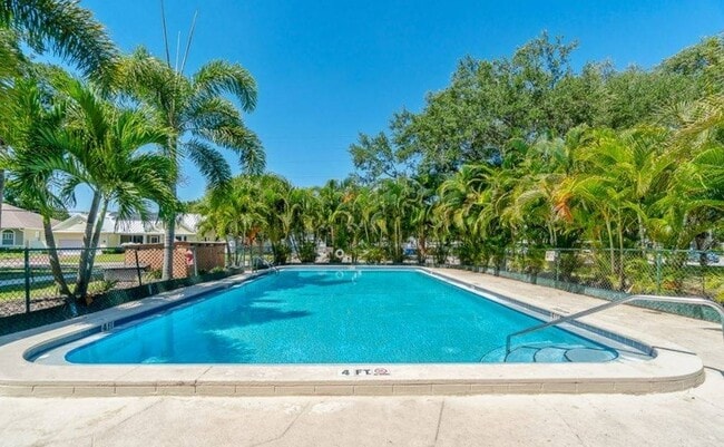Pool and Sun Deck
