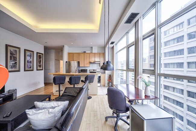Photo - 8 Wellesley St E Unit SI ID1513104P