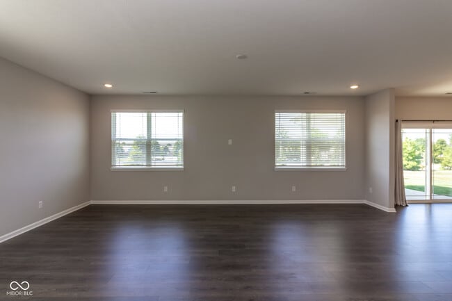 Photo - 1646 Beach St