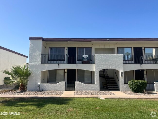Building Photo - 240 Old Litchfield Rd Unit 206 Rental