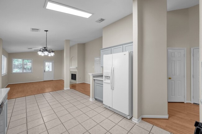 Building Photo - 32111 Willow Creek Park