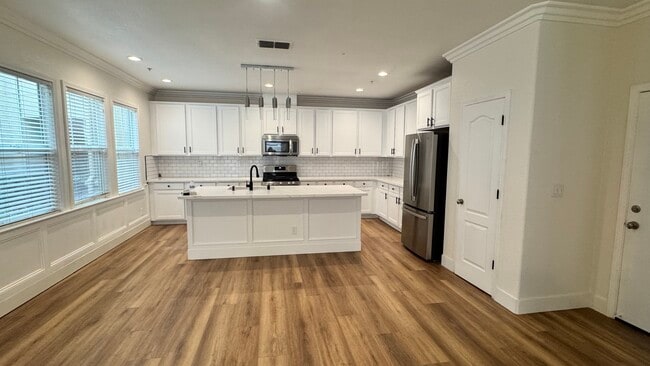 Building Photo - 3301 N Park Dr Unit 3301 North Park Dr 2814