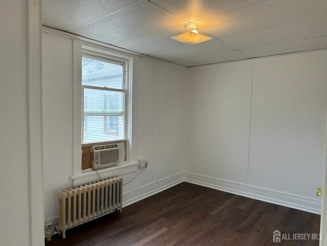 Photo - 144 S Broadway