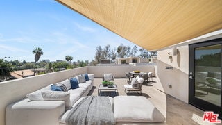 Photo - 2111 N Cahuenga Blvd