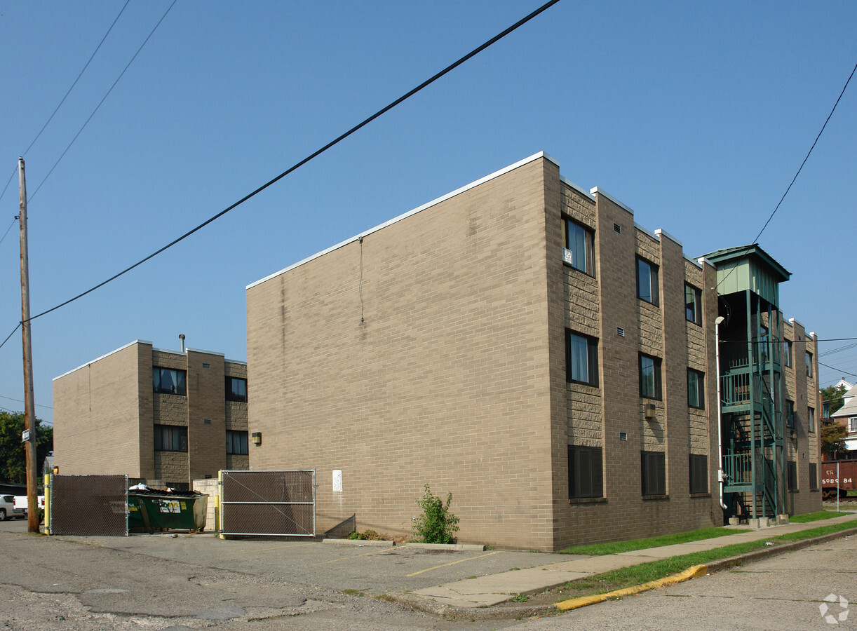 Philip Burtner Apartments - Philip Burtner Apartments