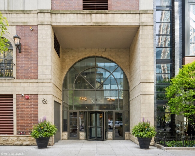 Building Photo - 630 N State St Unit 1808
