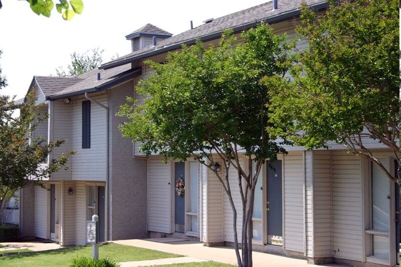 Willow Tree Apartments - Willow Tree Apartments