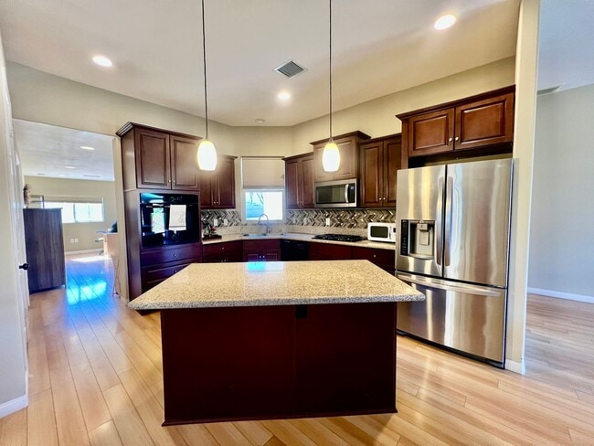 Photo - AVAILABLE NOW! GORGEOUS 4 Bedroom 2 Bathroom Home in Palm Desert!