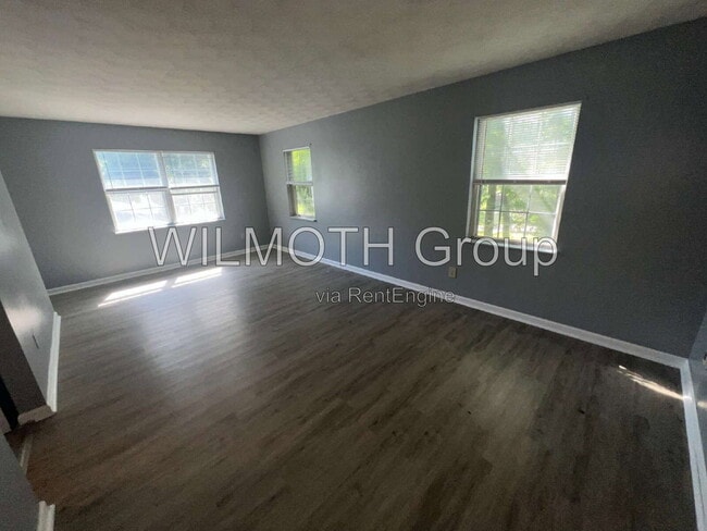 Photo - 1310 Millerwood Dr Unit 3