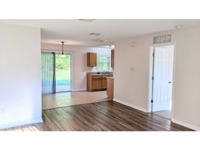 Photo - House in North Palm Coast, FL MOVE IN INCE...