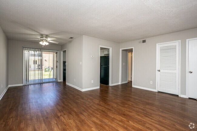 2BR, 1BA - 1,200SF - Living Room