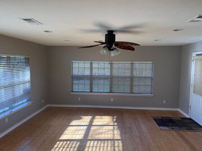 Photo - Beautiful 3 bed/2 bath home in West Sherman!