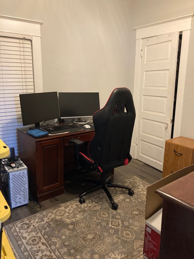 Photo - 725 Michigan St NE Unidad #2