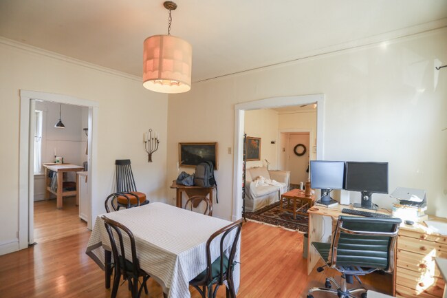 Photo - 4647 N Manor Ave Unidad 3