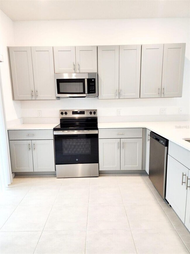 Photo - 2 Bedroom Townhome For Rent in Westview Kissimmee