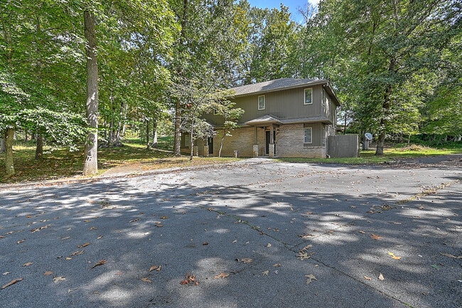 Building Photo - 208 Dean St Unit 2