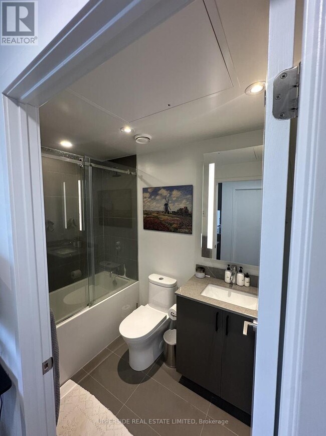 Photo - 135 E Liberty St Unité 2010