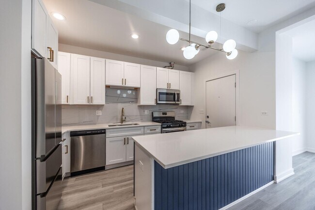 4937 N St Louis Ave Unit 2S