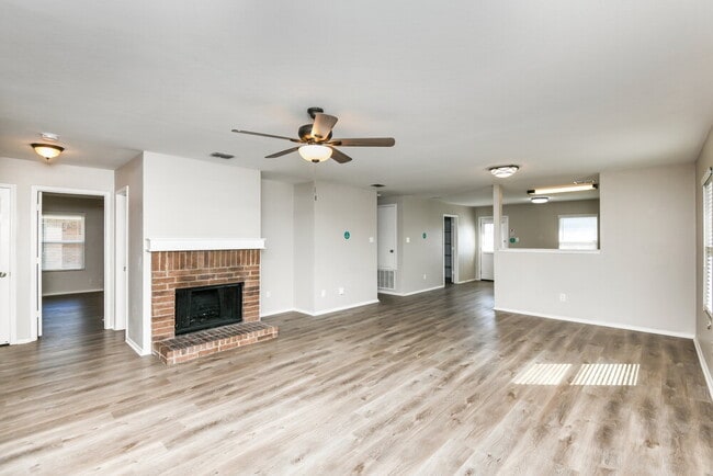 Photo - 1433 Lauren Dr