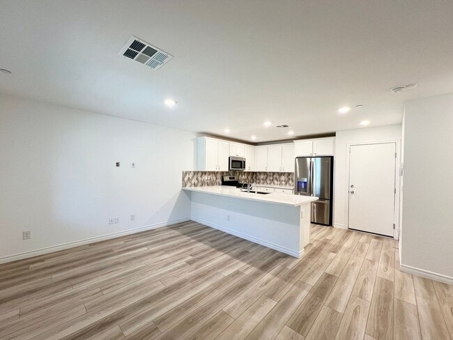 Photo - NEWER BUILD 3BD/2.5BA TOWNHOUSE IN NORTHWEST