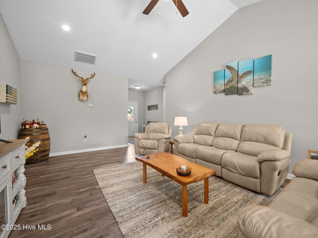 Photo - 512 Hazelwood Dr