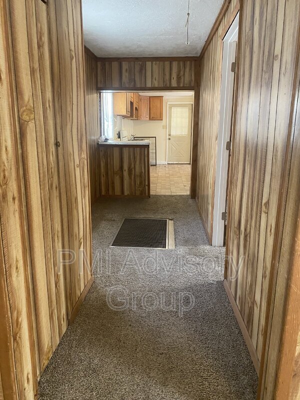 422 NE Emmett St Rental House Rental in Topeka, KS