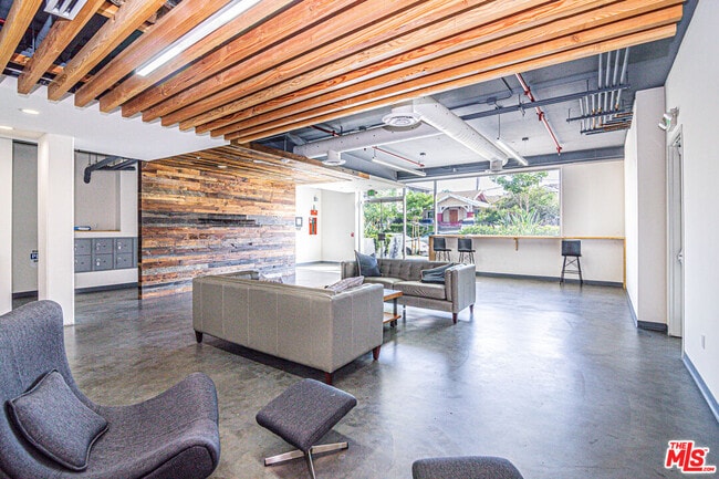 105 S Mariposa Ave Unit 203