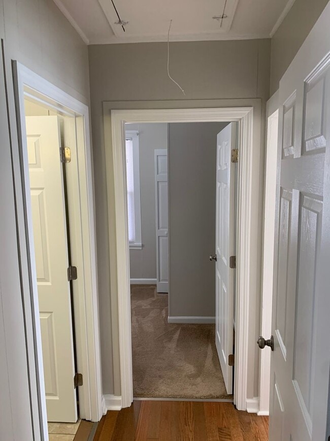 Photo - 2 Bedroom/1 Bath Cute Cottage across Bordon Park Kingsport, TN