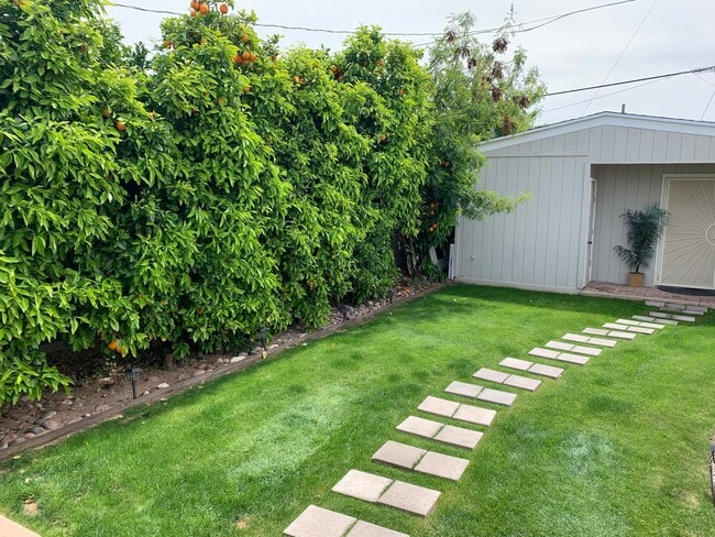 1433 E Edgemont Ave Unit 2