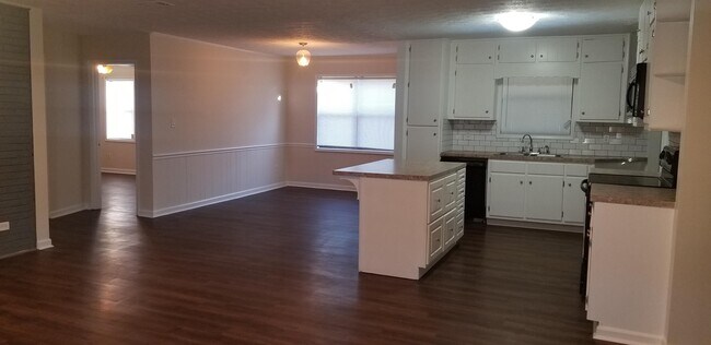 Photo - 871 Jefferson Dr SW