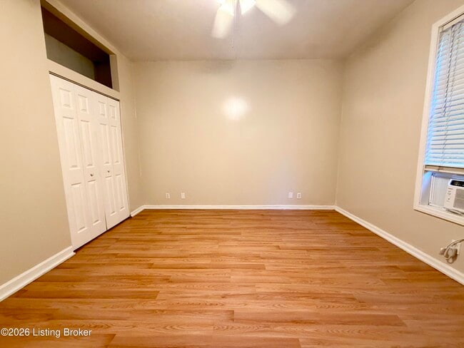 Photo - 512 E Elm St