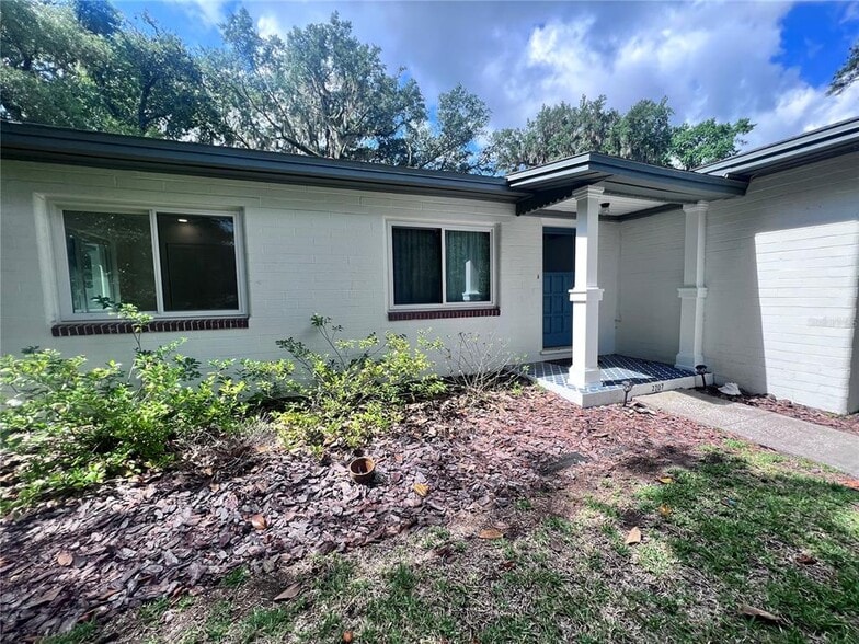 2707 NW 4th Ave