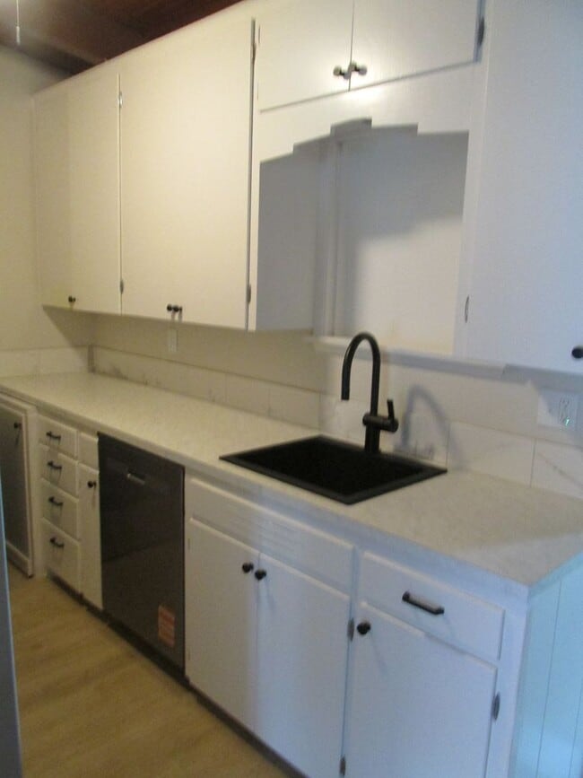 Photo - 2 Bedroom Duplex in Burlington Unit W. Victoria Ave, 224