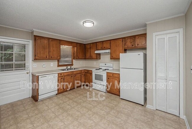 Photo - 137 Crest Cir