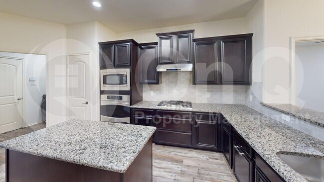 Photo - 501 Lipizzan Ln