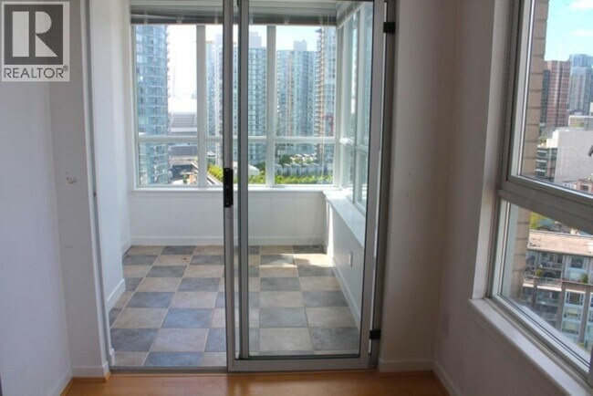 Photo - 63 Keefer Pl Unit 2102