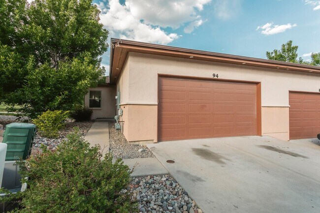 Photo - 94 Castle Ridge Dr