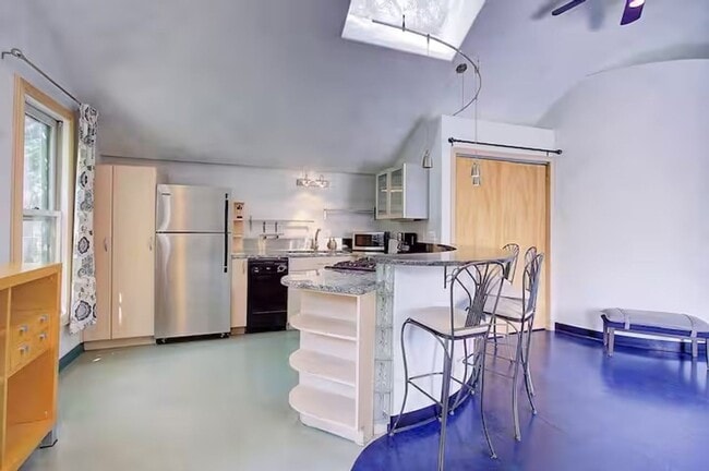 Photo - 1326 Detroit St