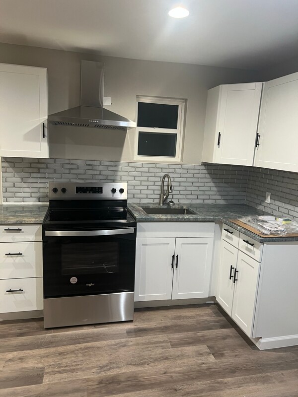 Photo - 301 E 7th St