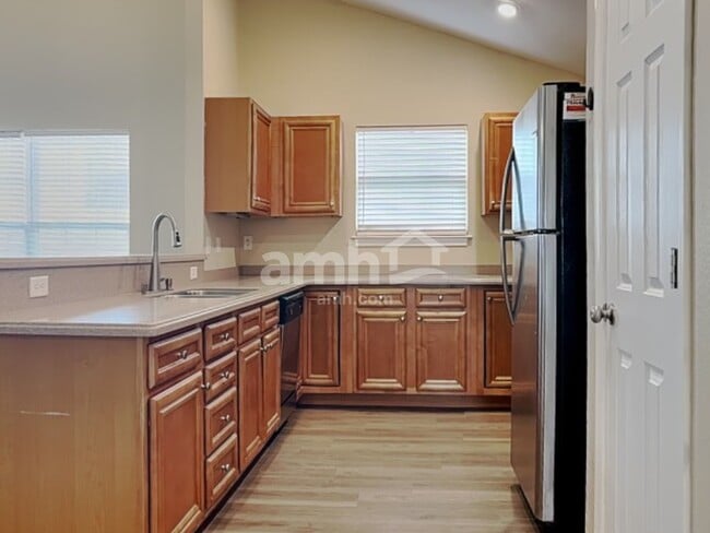 Photo - 10429 Kentwell Rd