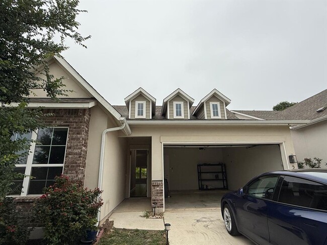 Building Photo - 601 C-Bar Ranch Trl