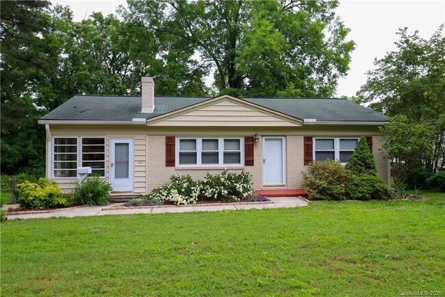 Building Photo - 121 Marshdale Ave SW